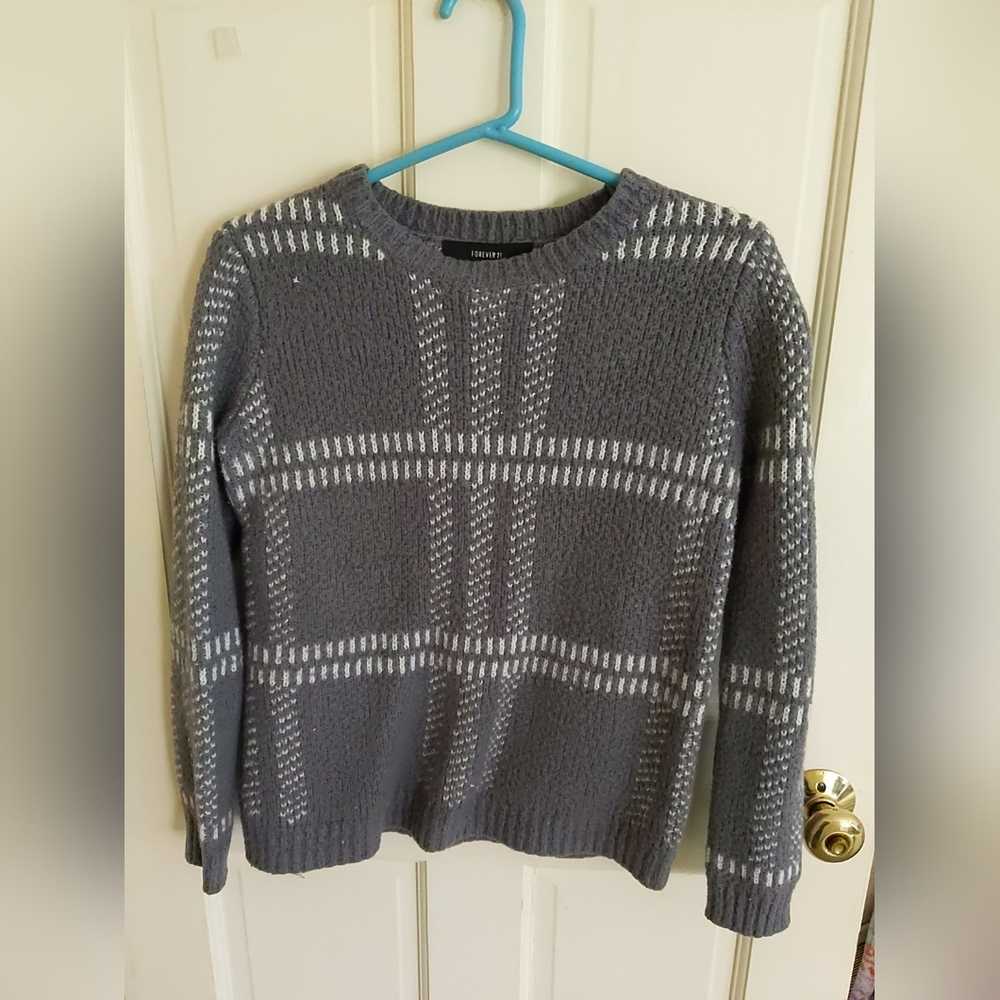 Forever 21 Women's Size Small S Sweater Grey Plaid Fuzzy